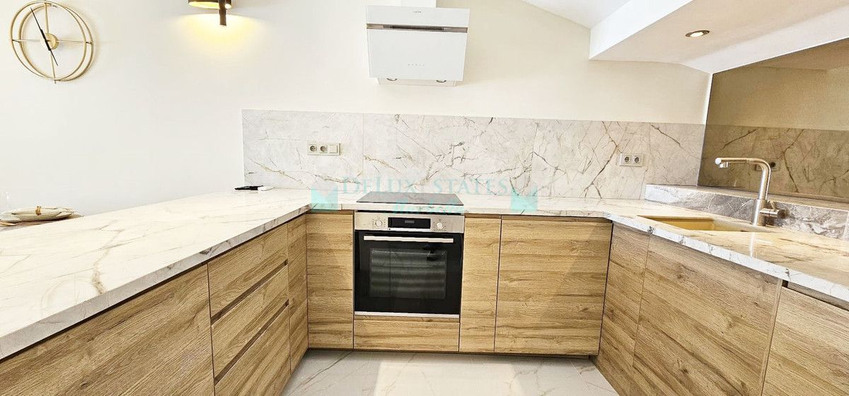 Villa for sale in Estepona