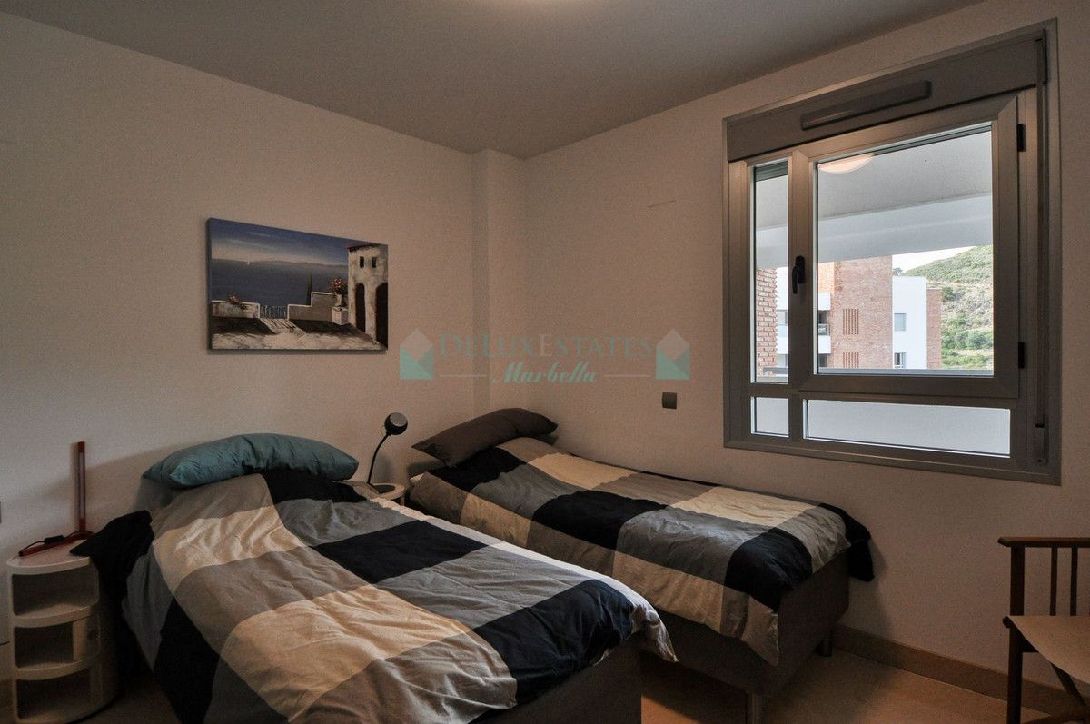 Apartamento en venta en Los Arqueros, Benahavis