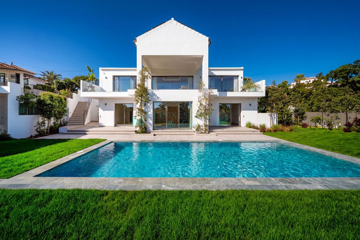 Villa en venta en El Rosario, Marbella Este
