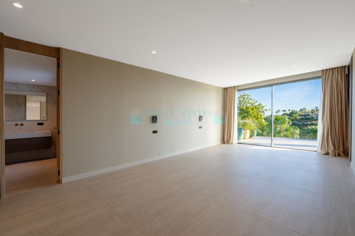 Villa en venta en El Rosario, Marbella Este