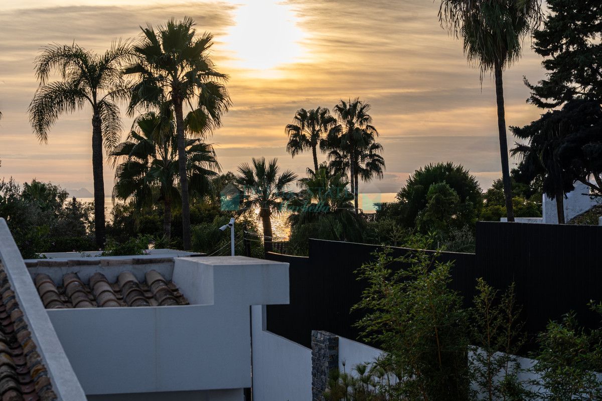 Villa en venta en El Rosario, Marbella Este