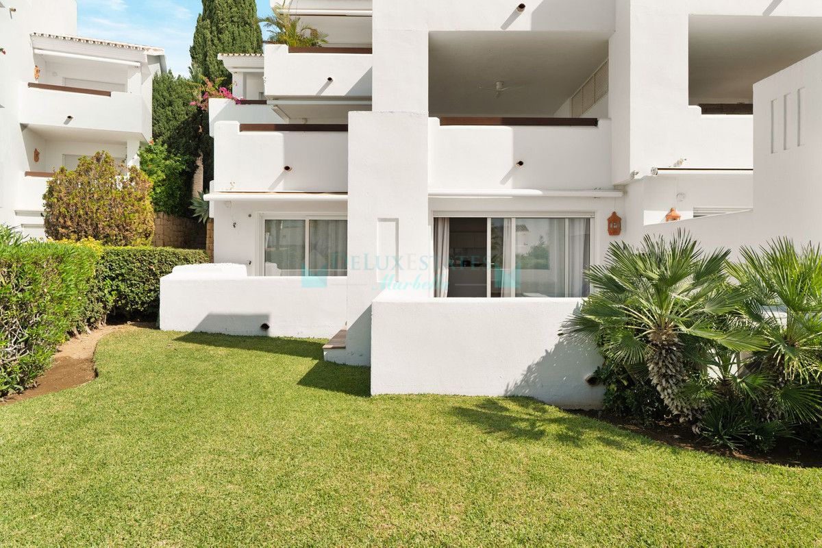 Ground Floor Apartment for rent in Los Monteros, Marbella East