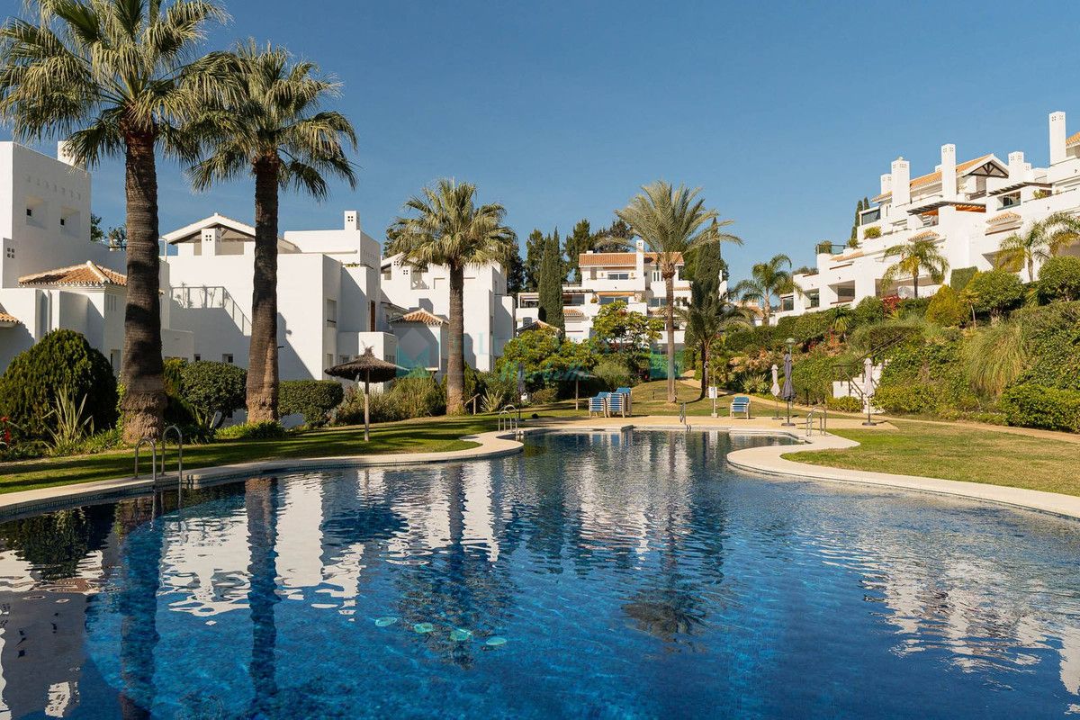 Ground Floor Apartment for rent in Los Monteros, Marbella East
