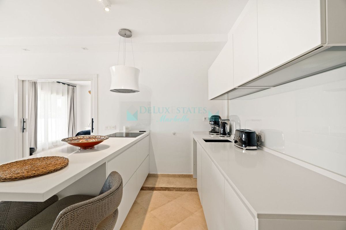 Ground Floor Apartment for rent in Los Monteros, Marbella East