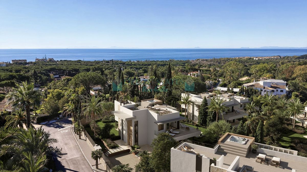 Villa for sale in Las Chapas, Marbella East