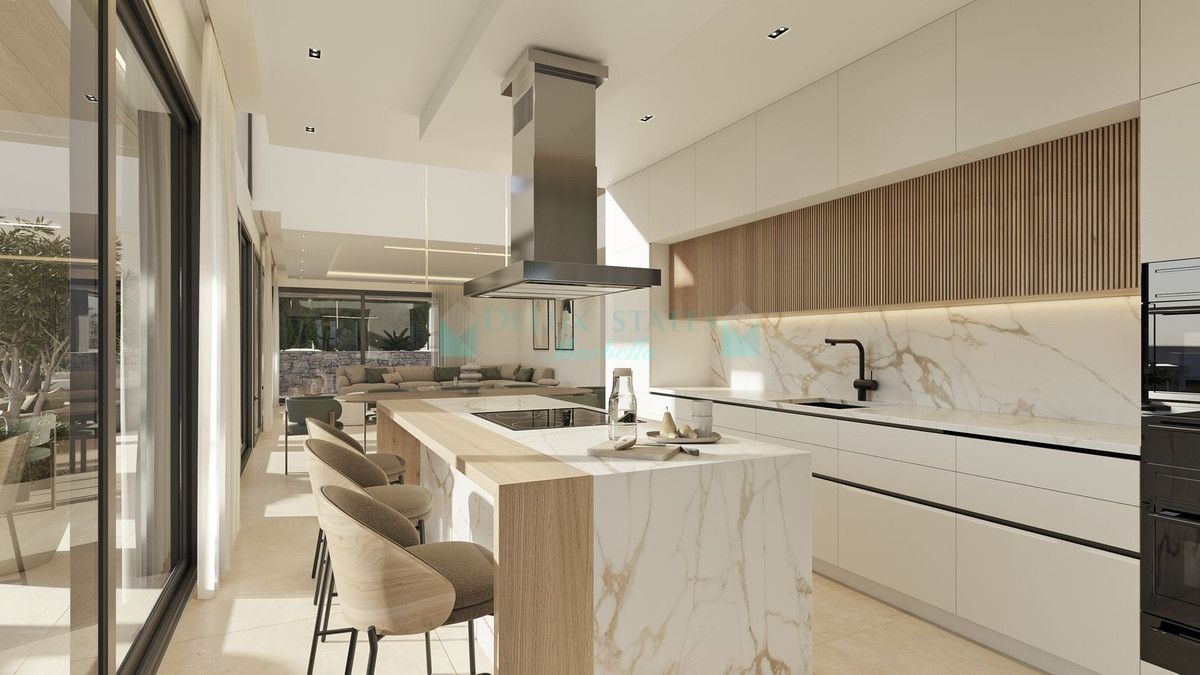 Villa for sale in Las Chapas, Marbella East