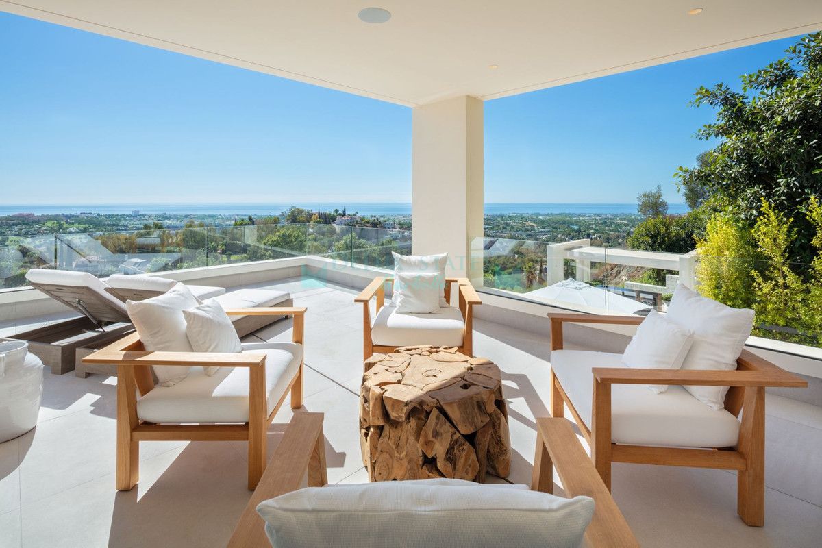 Villa for sale in La Quinta, Benahavis