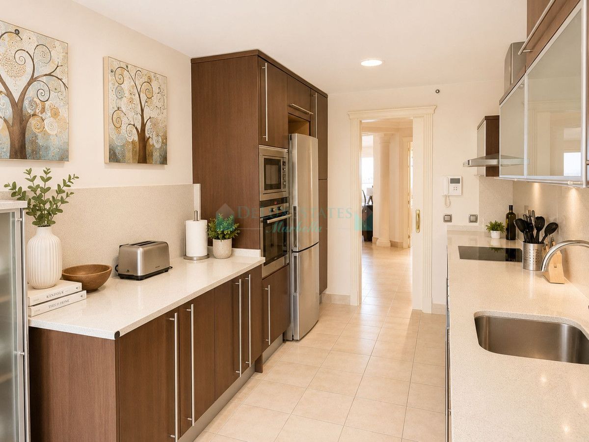 Apartment for sale in Sierra Blanca, Marbella Golden Mile