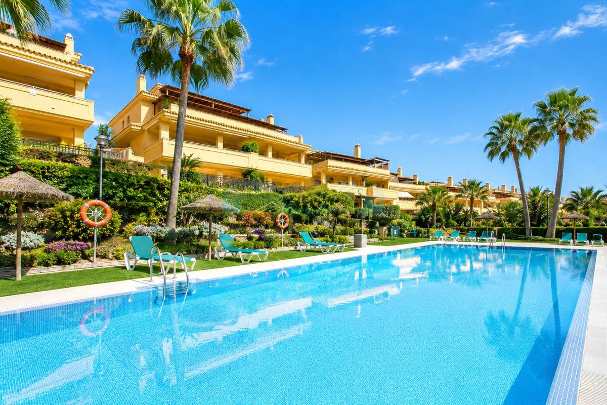 Apartment for sale in Sierra Blanca, Marbella Golden Mile