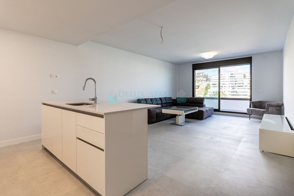 Apartment for sale in Estepona