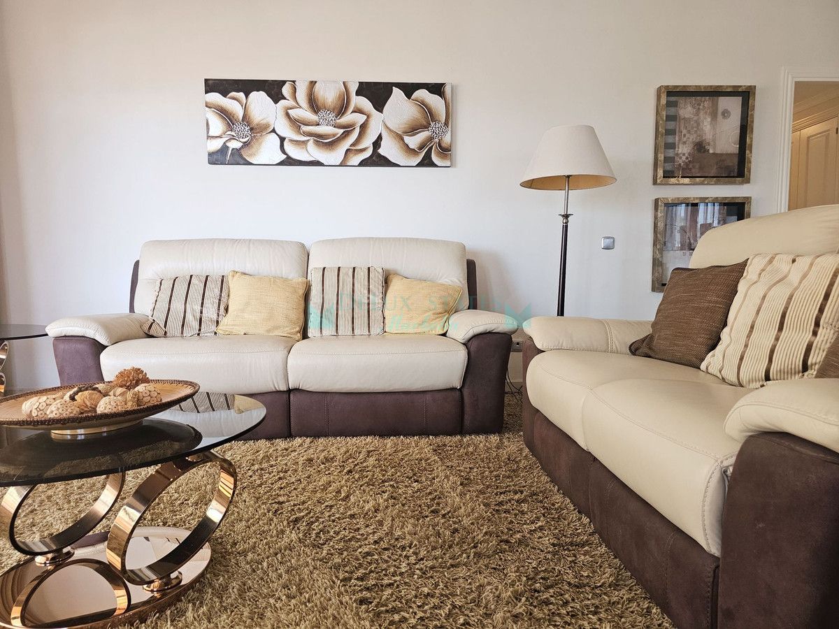 Apartment for rent in Atalaya, Estepona