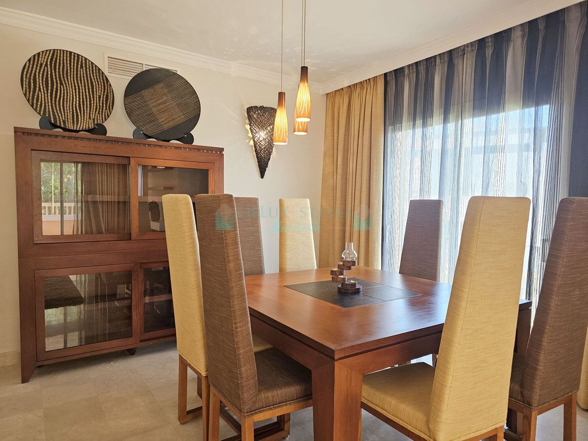 Apartment for rent in Atalaya, Estepona