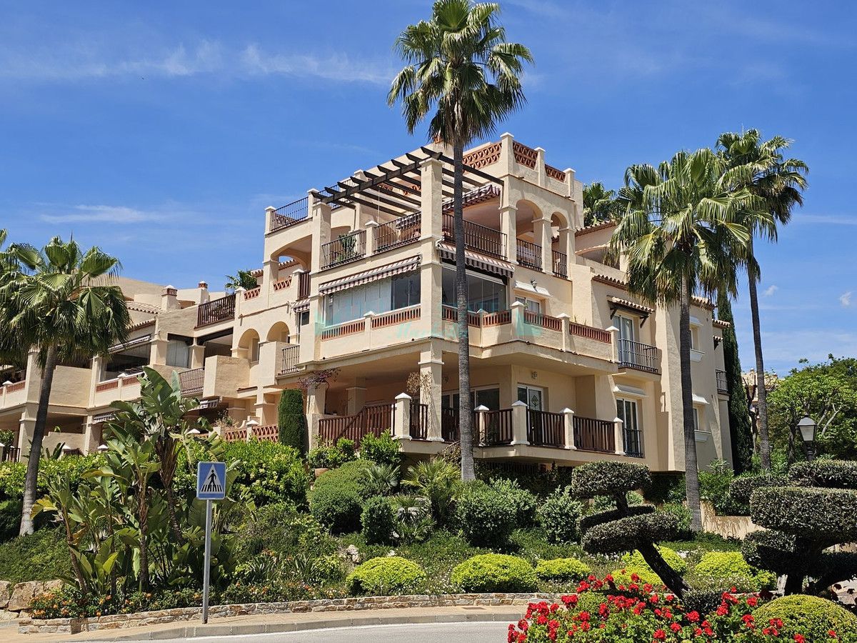Apartment for rent in Atalaya, Estepona