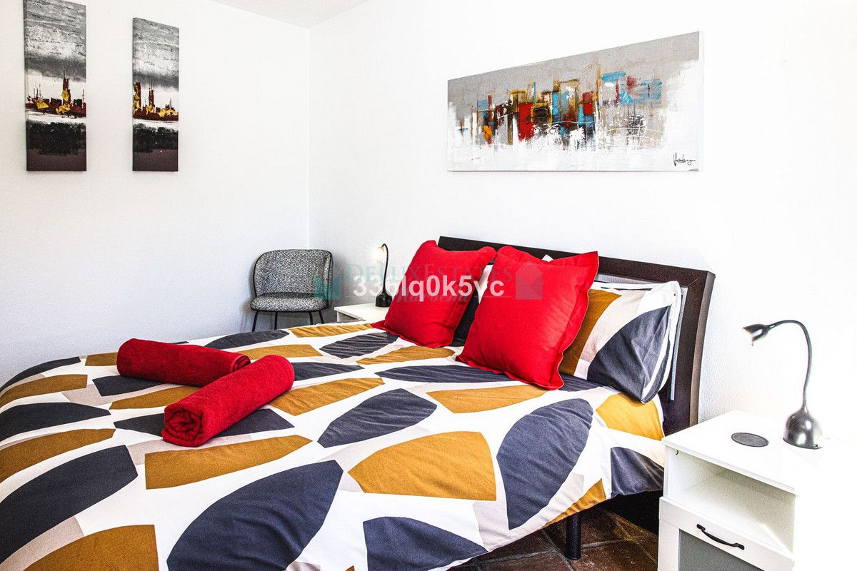 Apartment for sale in Benahavis