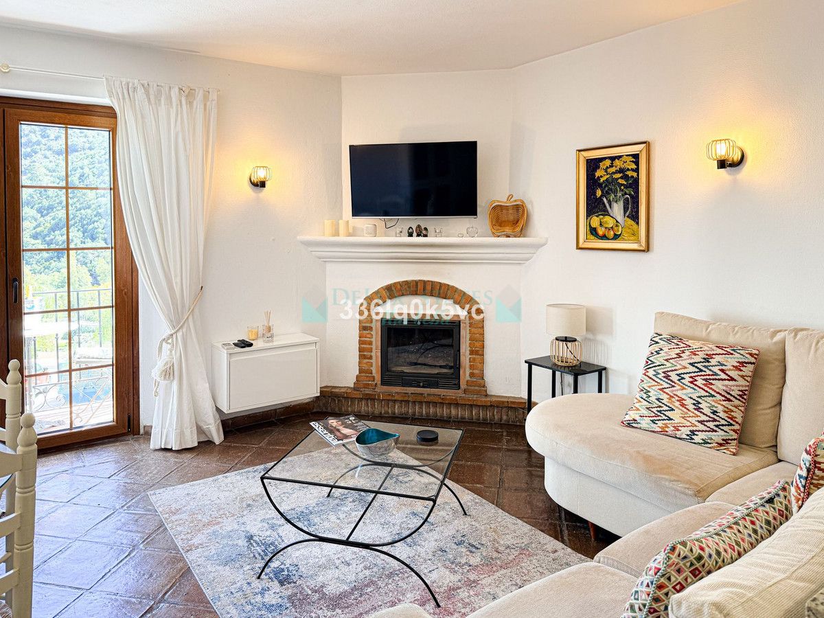 Apartment for sale in Benahavis