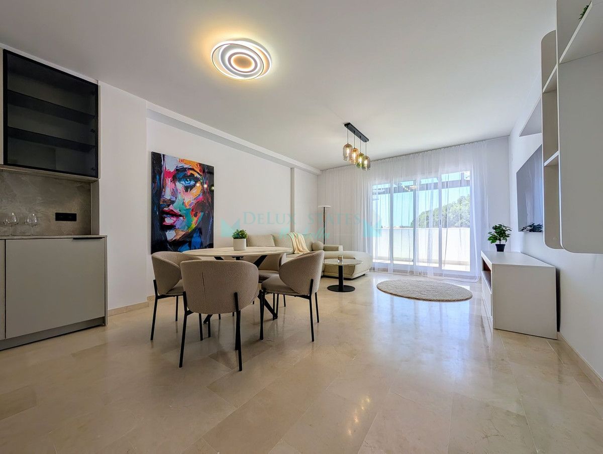 Penthouse for sale in New Golden Mile, Estepona