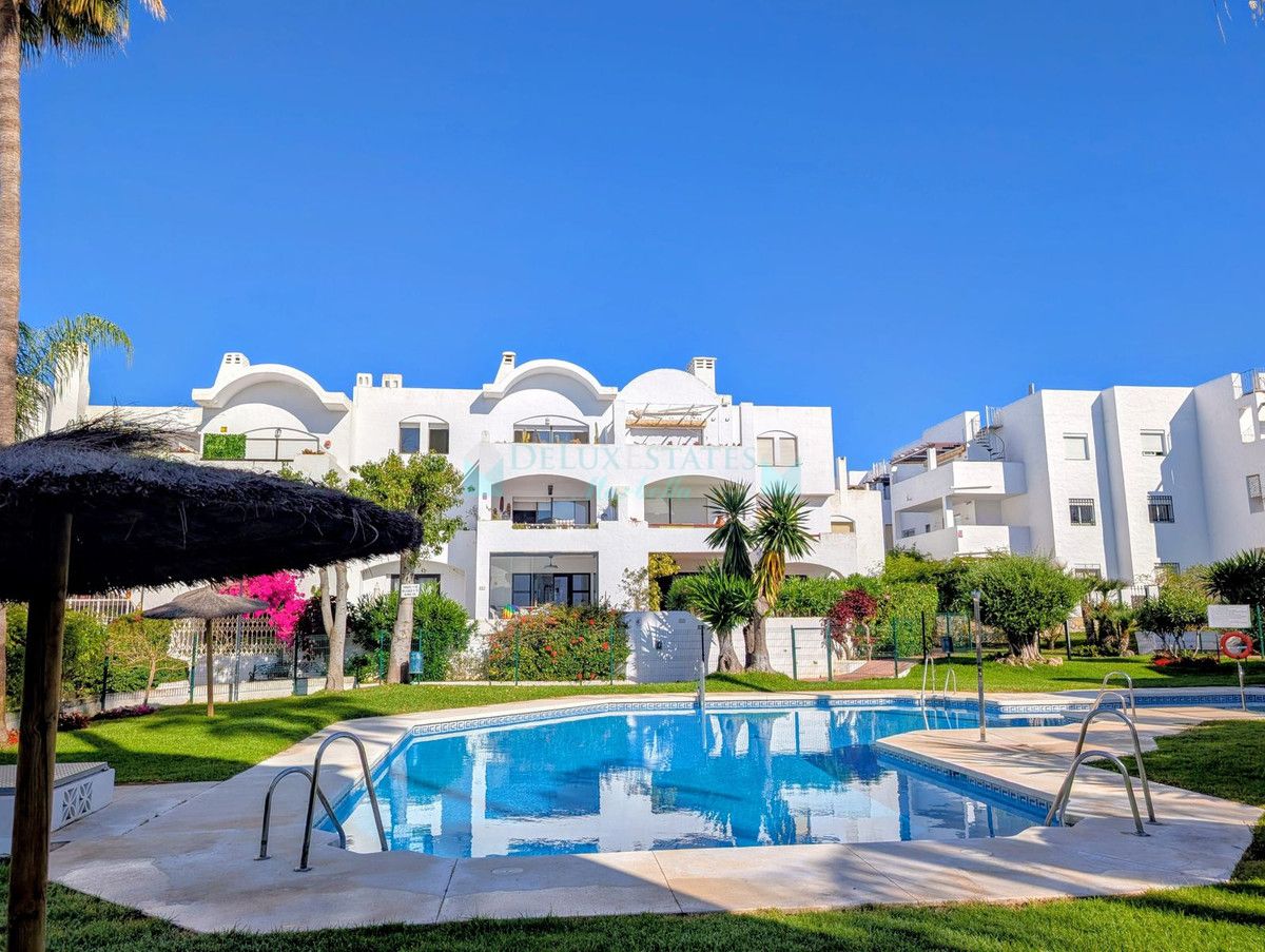 Penthouse for sale in New Golden Mile, Estepona