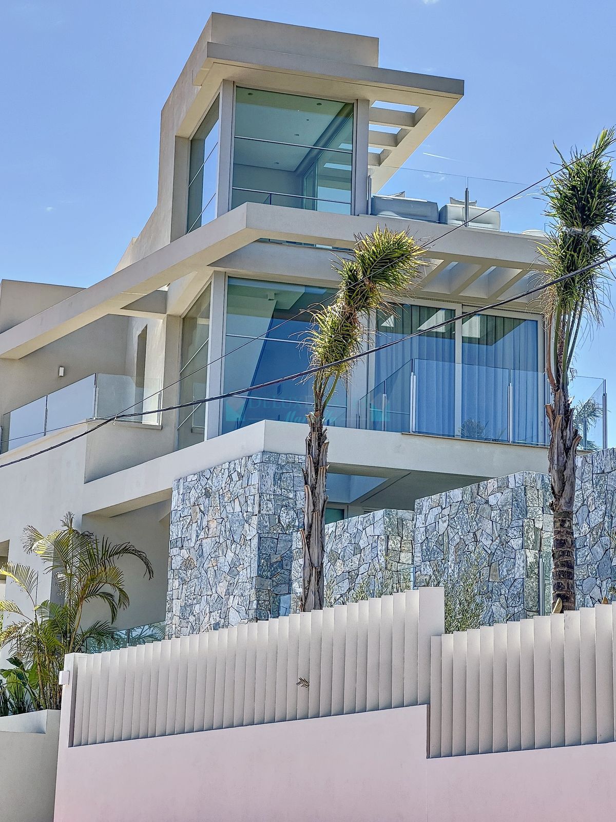 Villa for sale in Nueva Andalucia