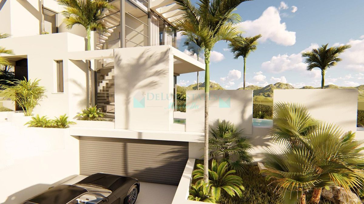 Villa for sale in Nueva Andalucia