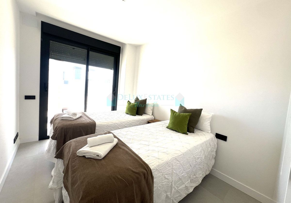 Apartamento en venta en Los Altos de los Monteros, Marbella Este