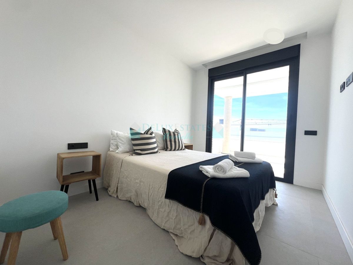Apartamento en venta en Los Altos de los Monteros, Marbella Este
