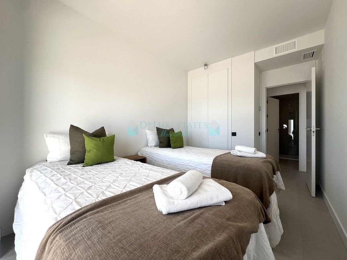 Apartamento en venta en Los Altos de los Monteros, Marbella Este