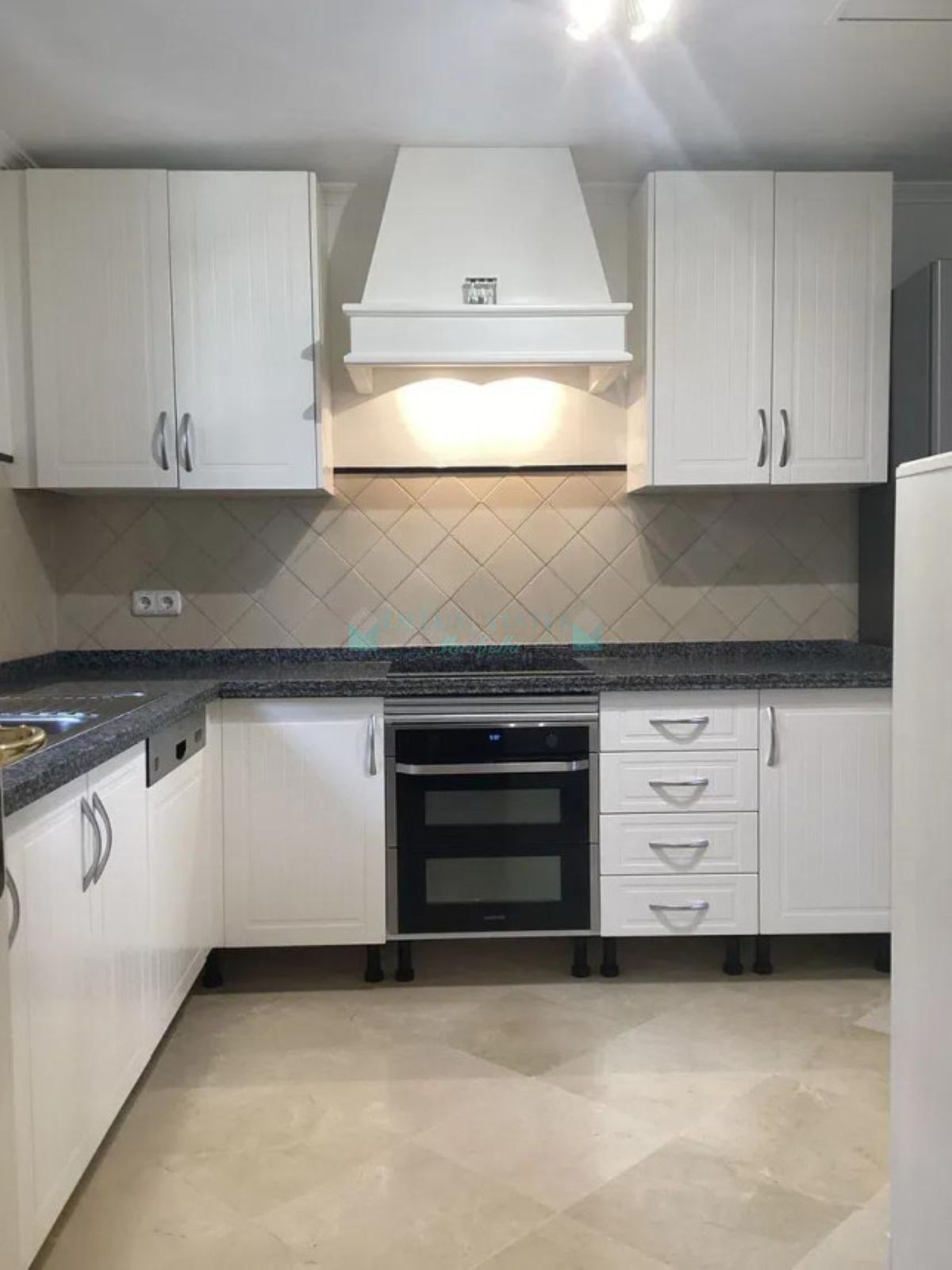 Town House for sale in Benahavis