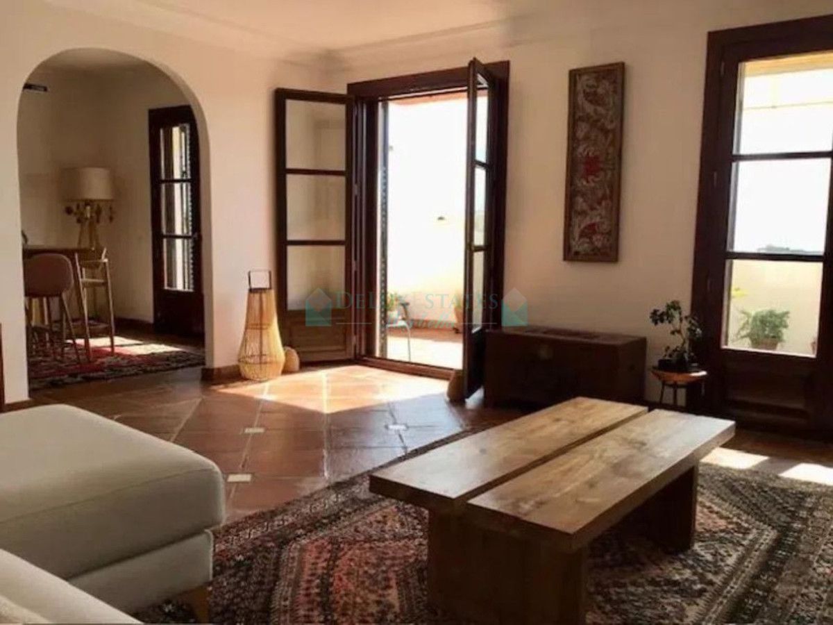 Town House for sale in Benahavis