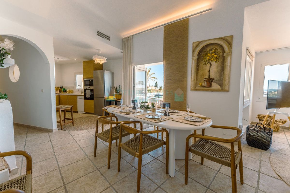 Town House for rent in Cabopino, Marbella East