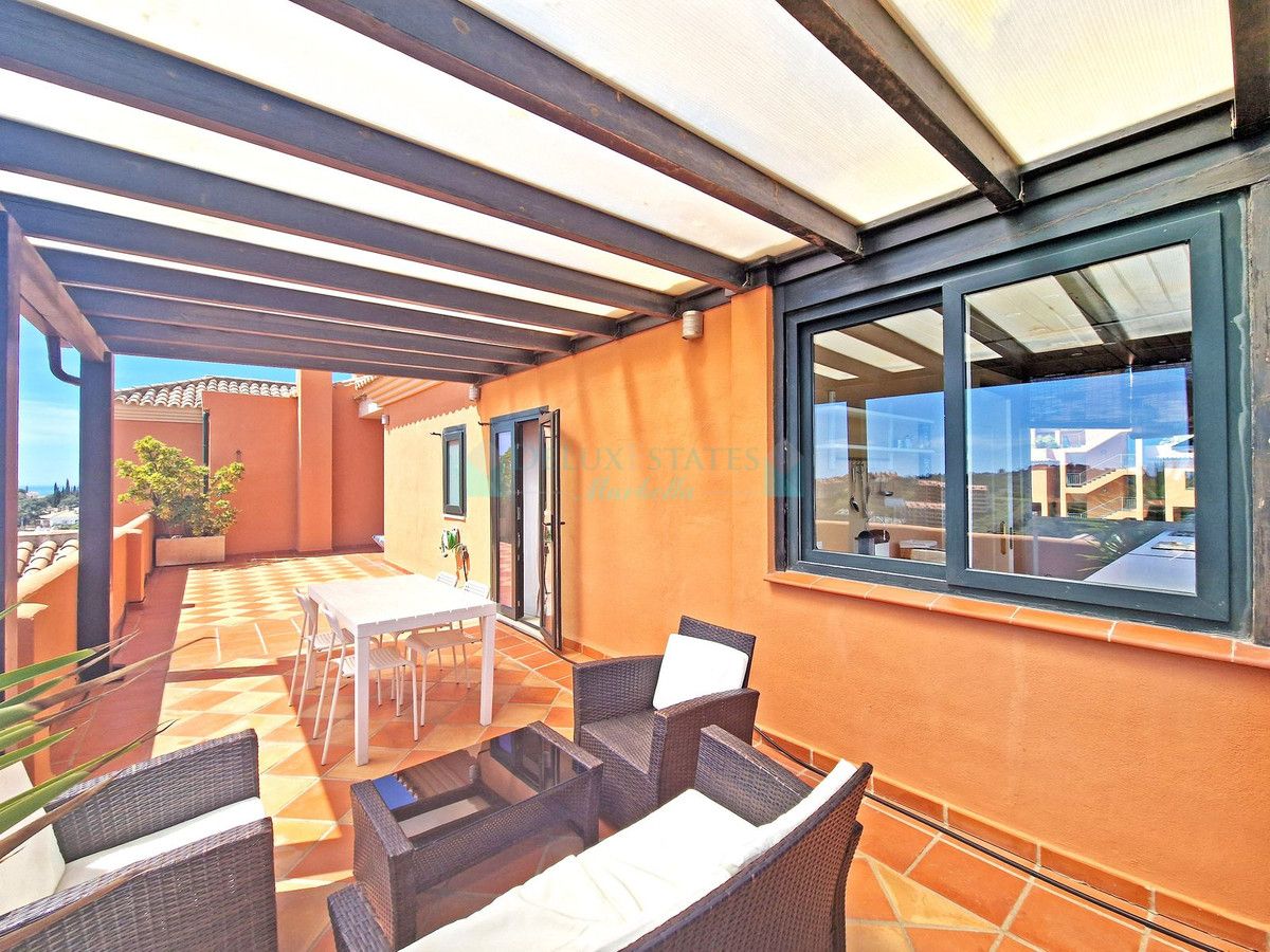 Penthouse for sale in Elviria, Marbella East