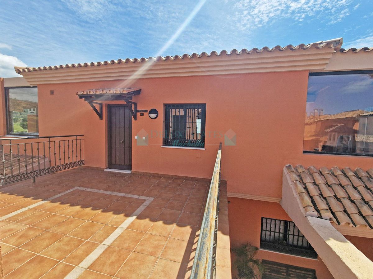 Penthouse for sale in Elviria, Marbella East