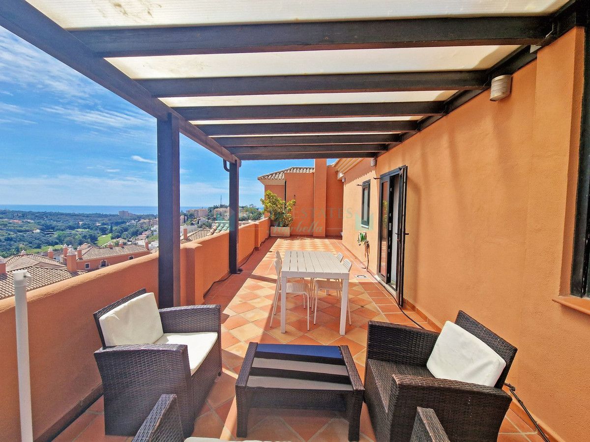 Penthouse for sale in Elviria, Marbella East
