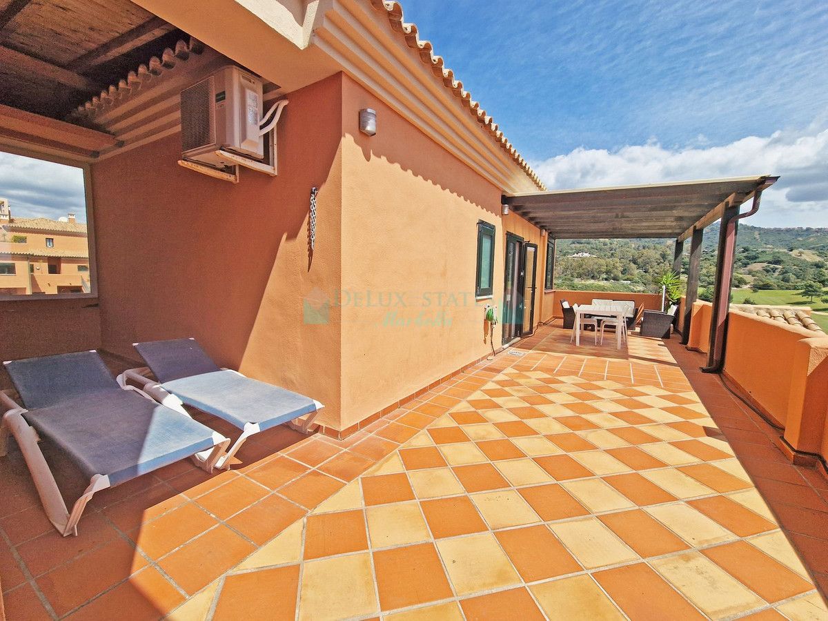 Penthouse for sale in Elviria, Marbella East