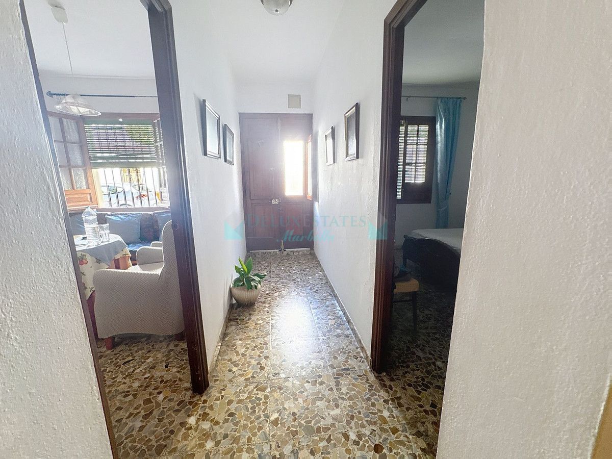 Town House for sale in Estepona
