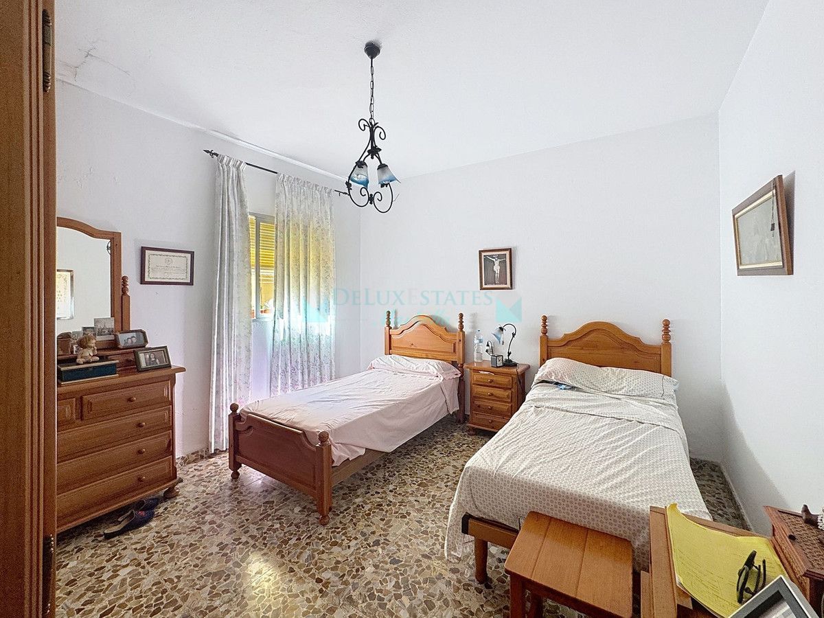 Town House for sale in Estepona