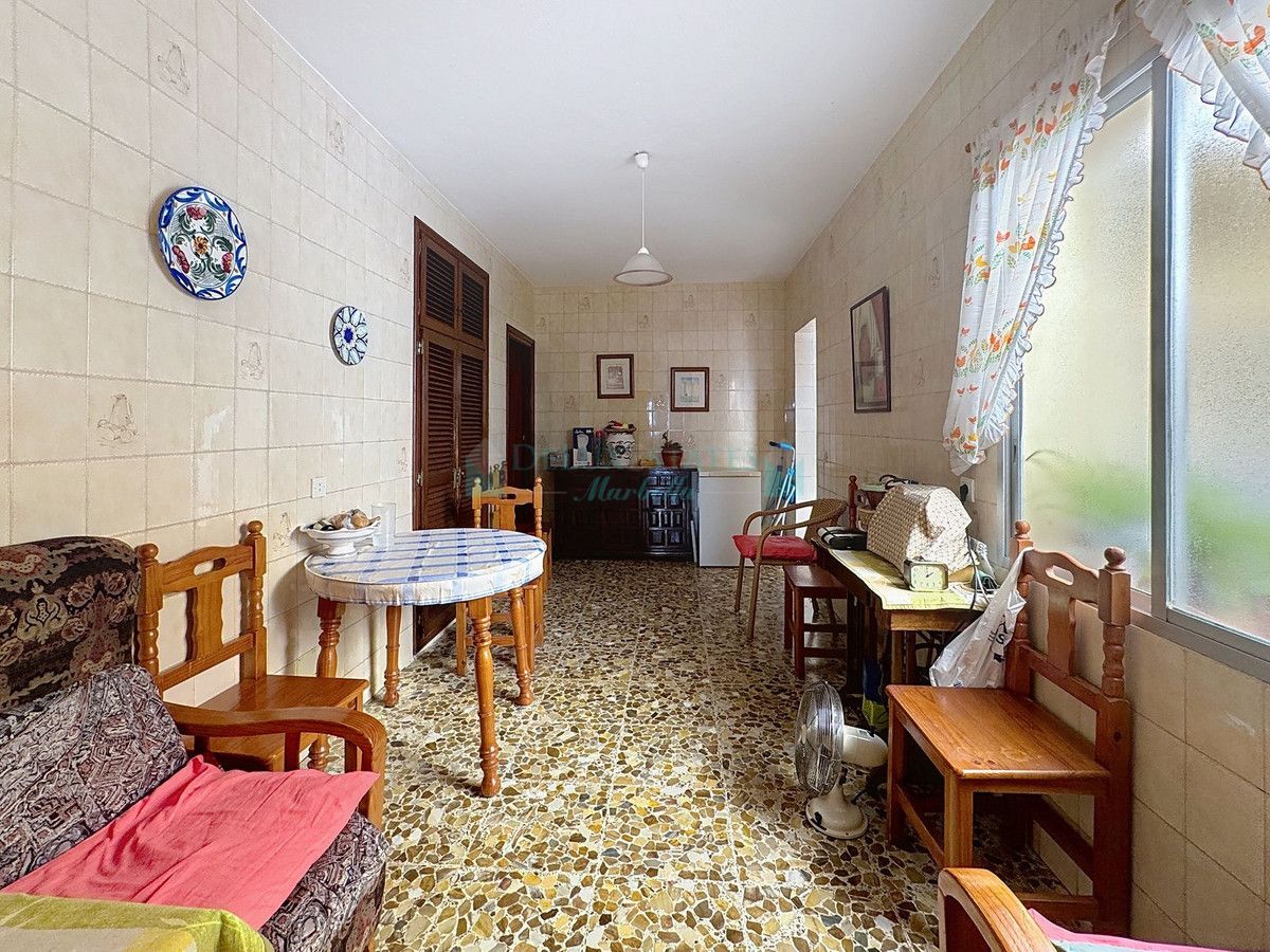 Town House for sale in Estepona