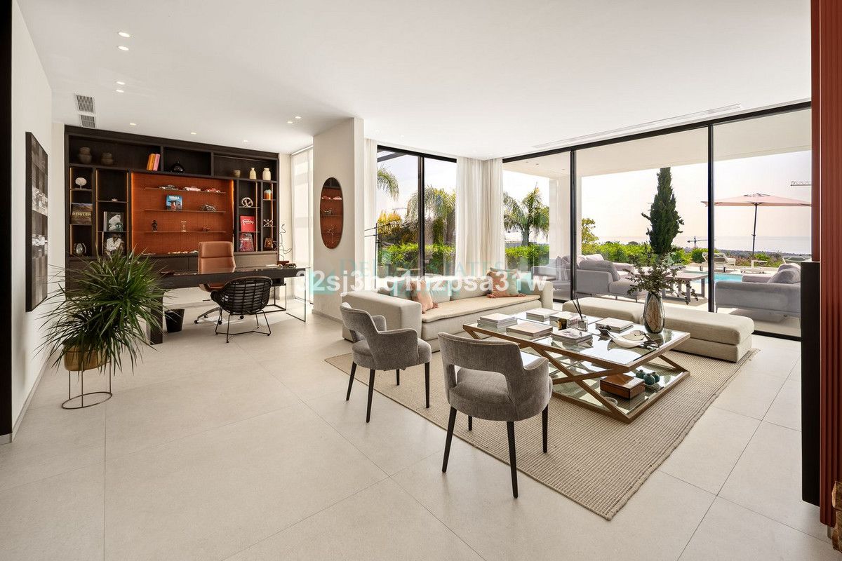 Villa for rent in Estepona