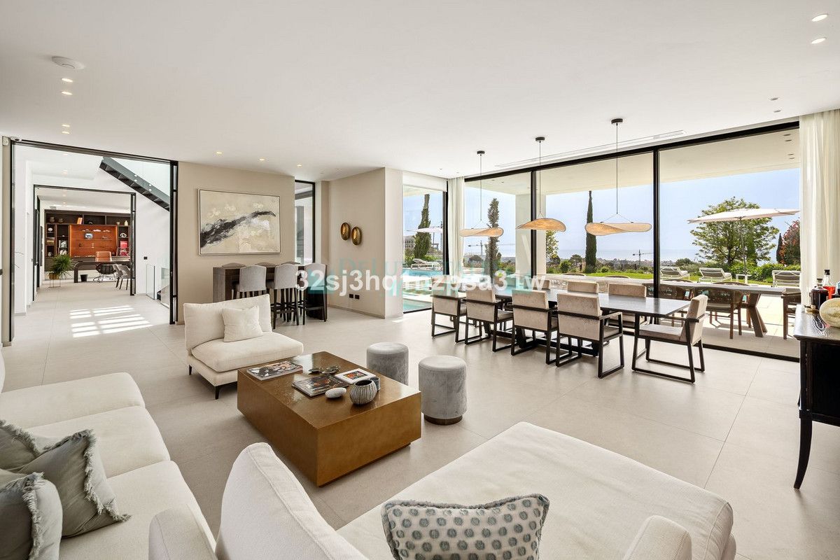 Villa for rent in Estepona