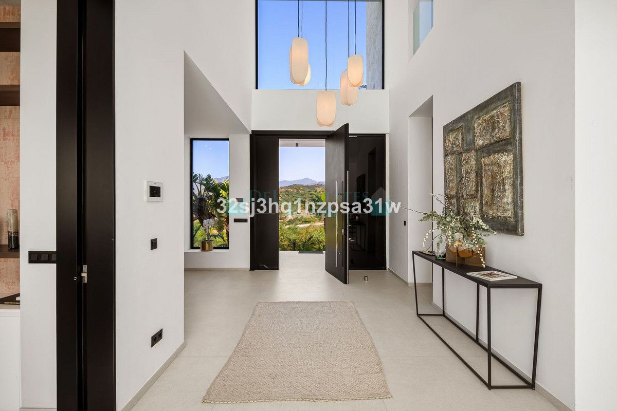 Villa for rent in Estepona
