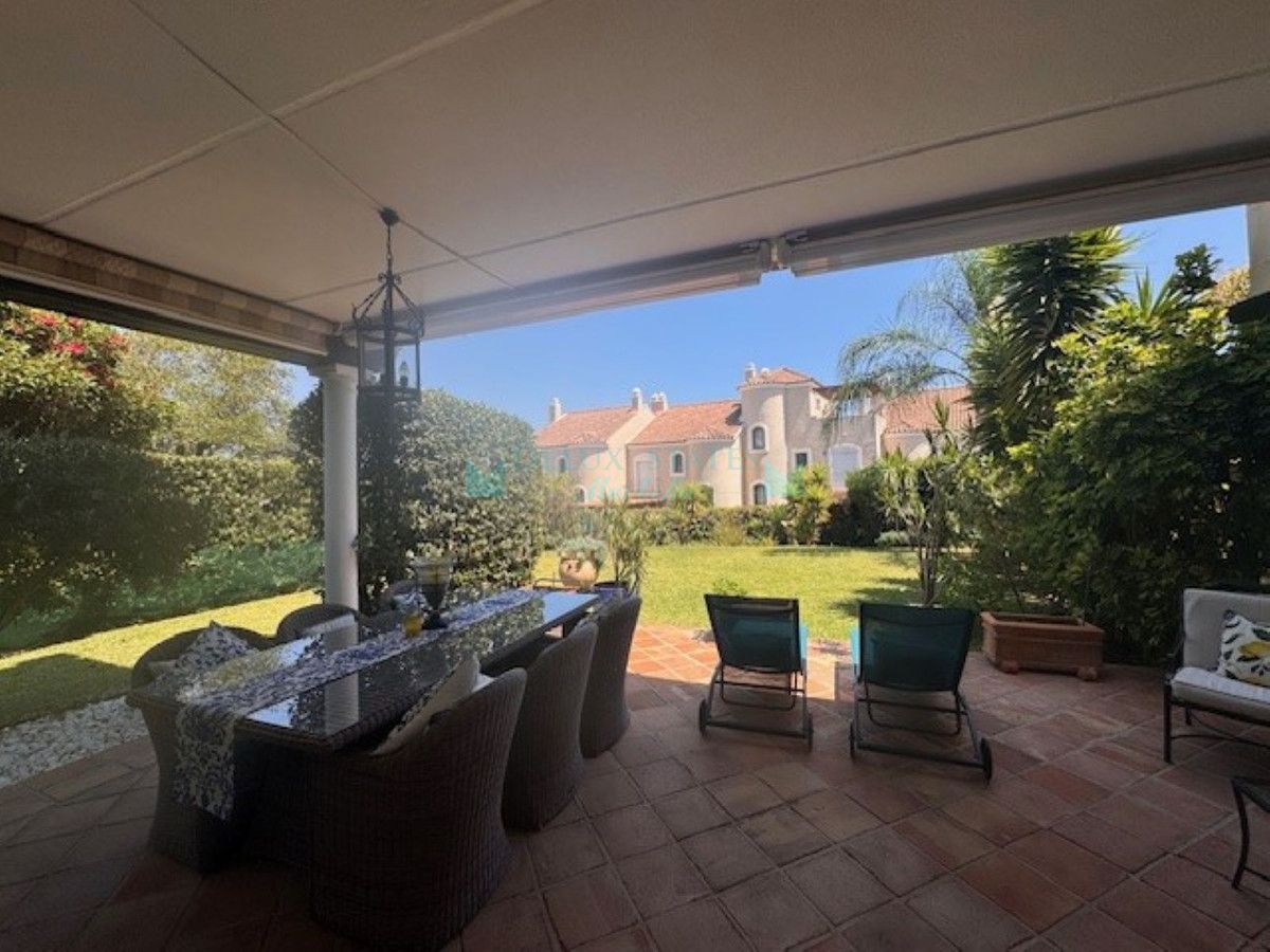 Adosado en alquiler en El Paraiso, Estepona