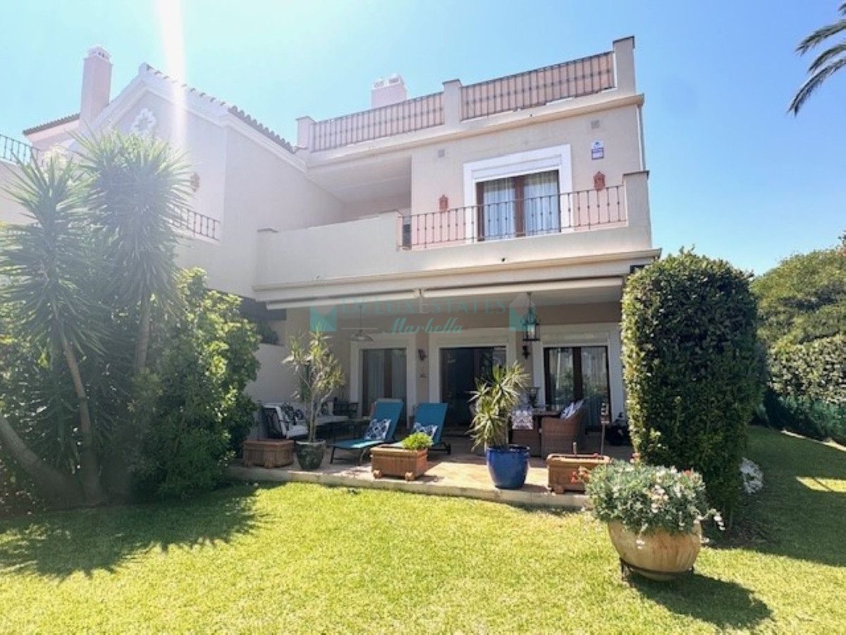 Adosado en alquiler en El Paraiso, Estepona