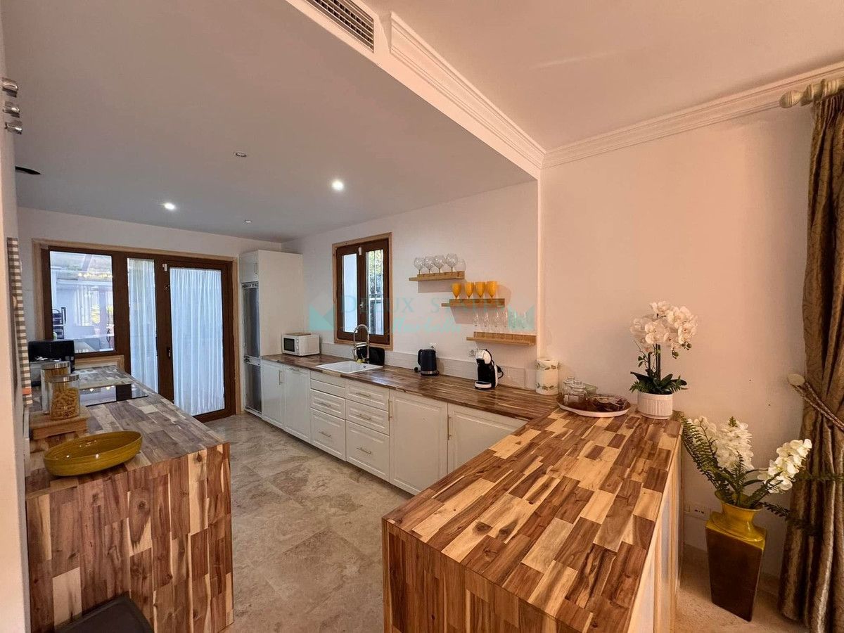 Adosado en alquiler en El Paraiso, Estepona