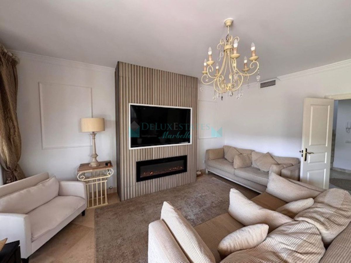 Adosado en alquiler en El Paraiso, Estepona