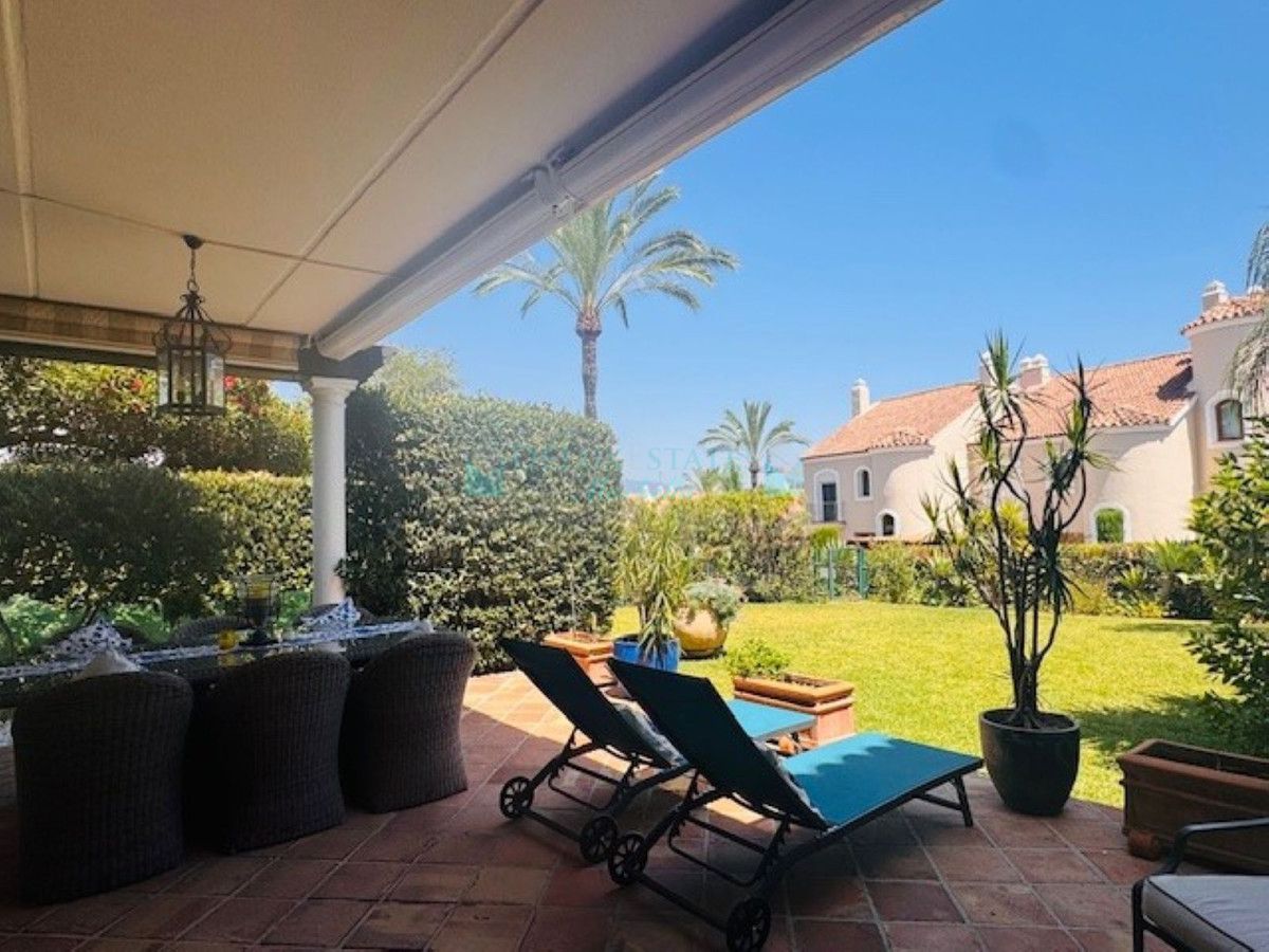 Adosado en alquiler en El Paraiso, Estepona