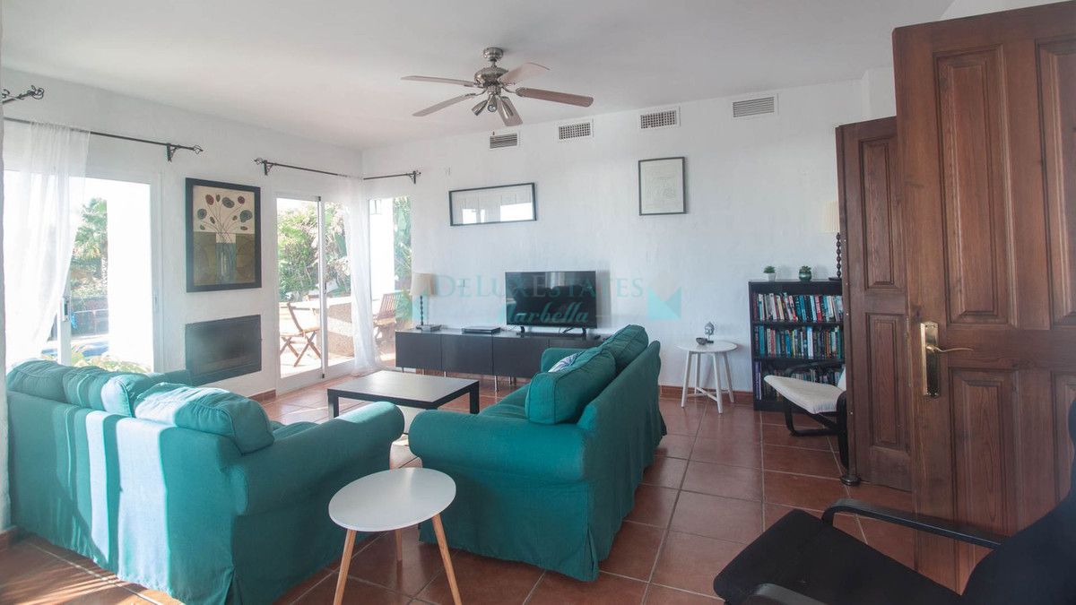 Finca for sale in Estepona