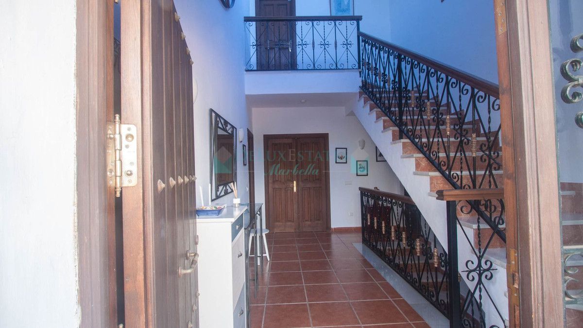 Finca for sale in Estepona