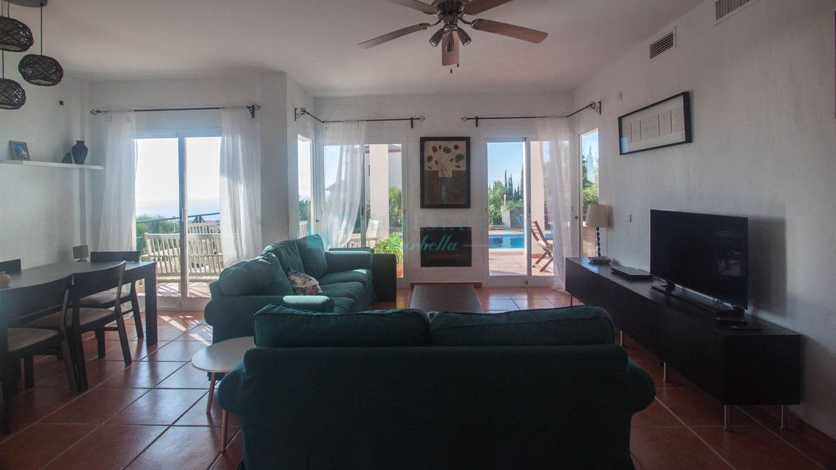 Finca for sale in Estepona