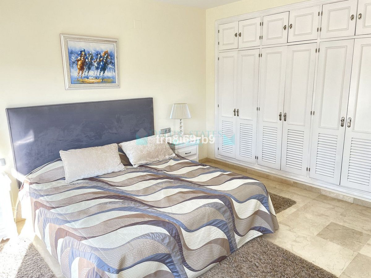 Villa for sale in New Golden Mile, Estepona