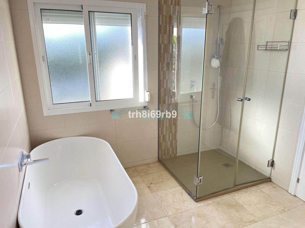 Villa for sale in New Golden Mile, Estepona