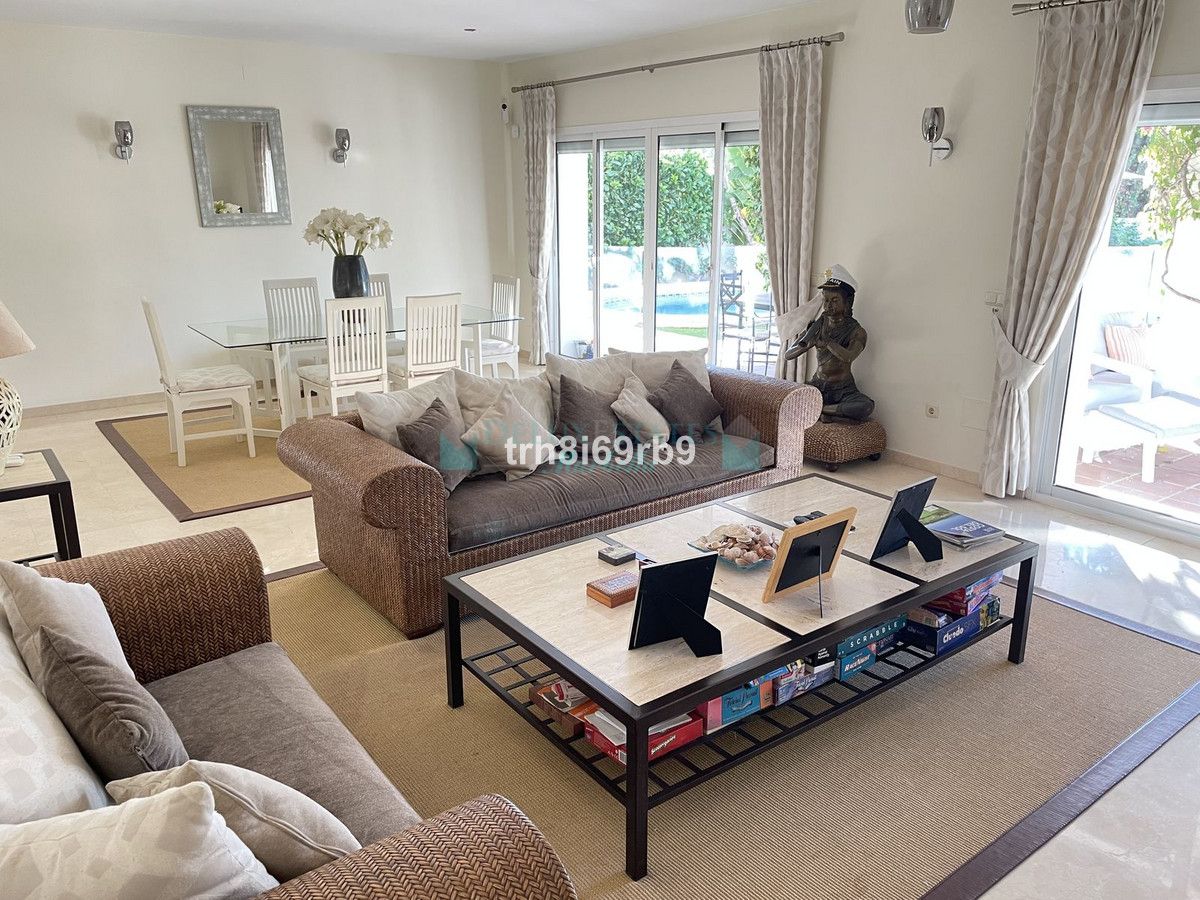 Villa for sale in New Golden Mile, Estepona